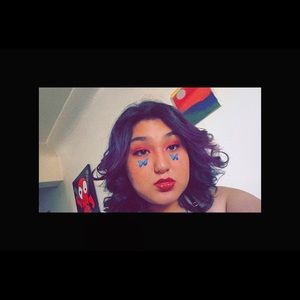 Meet your Posher, Mia